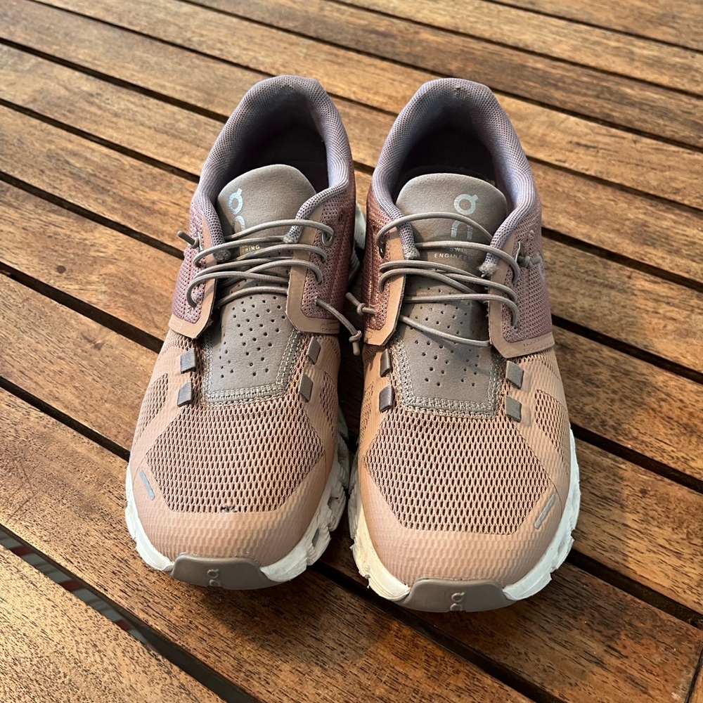 Boo Boo Alert!!!! women's On Cloud 5 running shoes Rosebrown/Fog Sz 6 - Picture 3 of 7